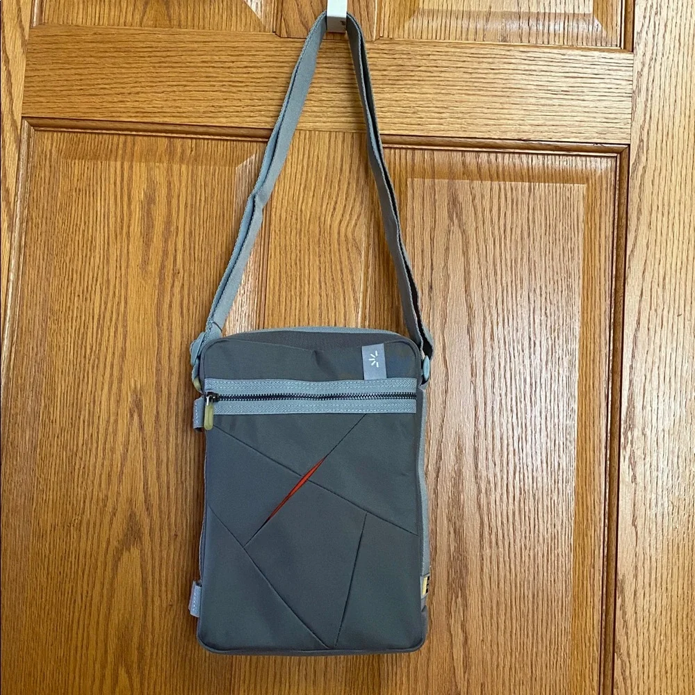 Case Logic Tablet Crossbody Bag Gray Canvas iPad Sleeve Tech Organizer Red Gray